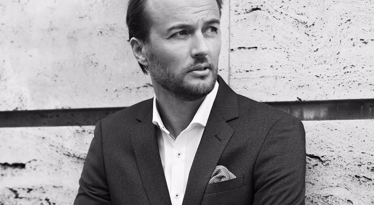 face, head, person, photography, portrait, formal wear, suit, adult, male, man