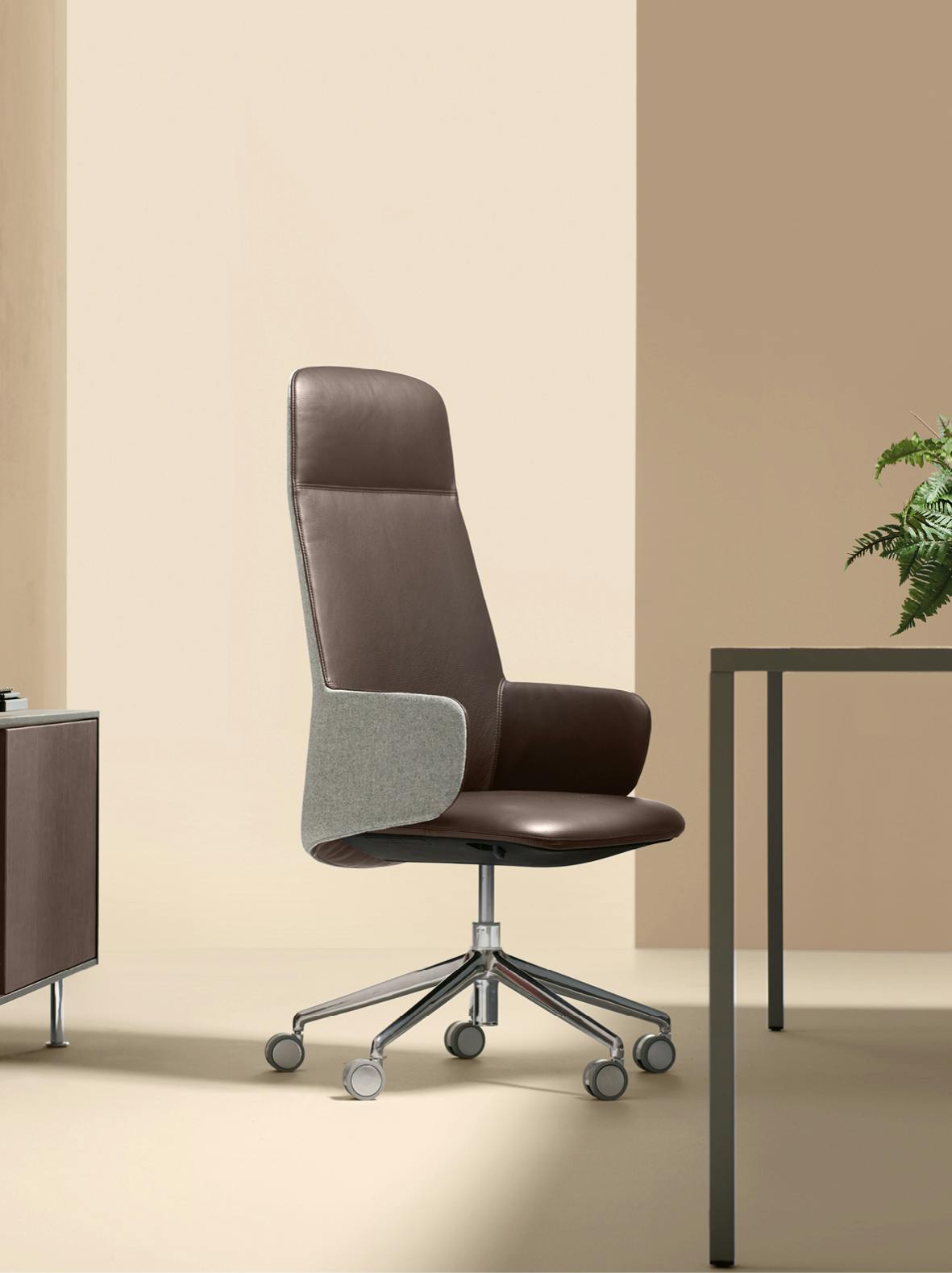 executive-04 executive-04