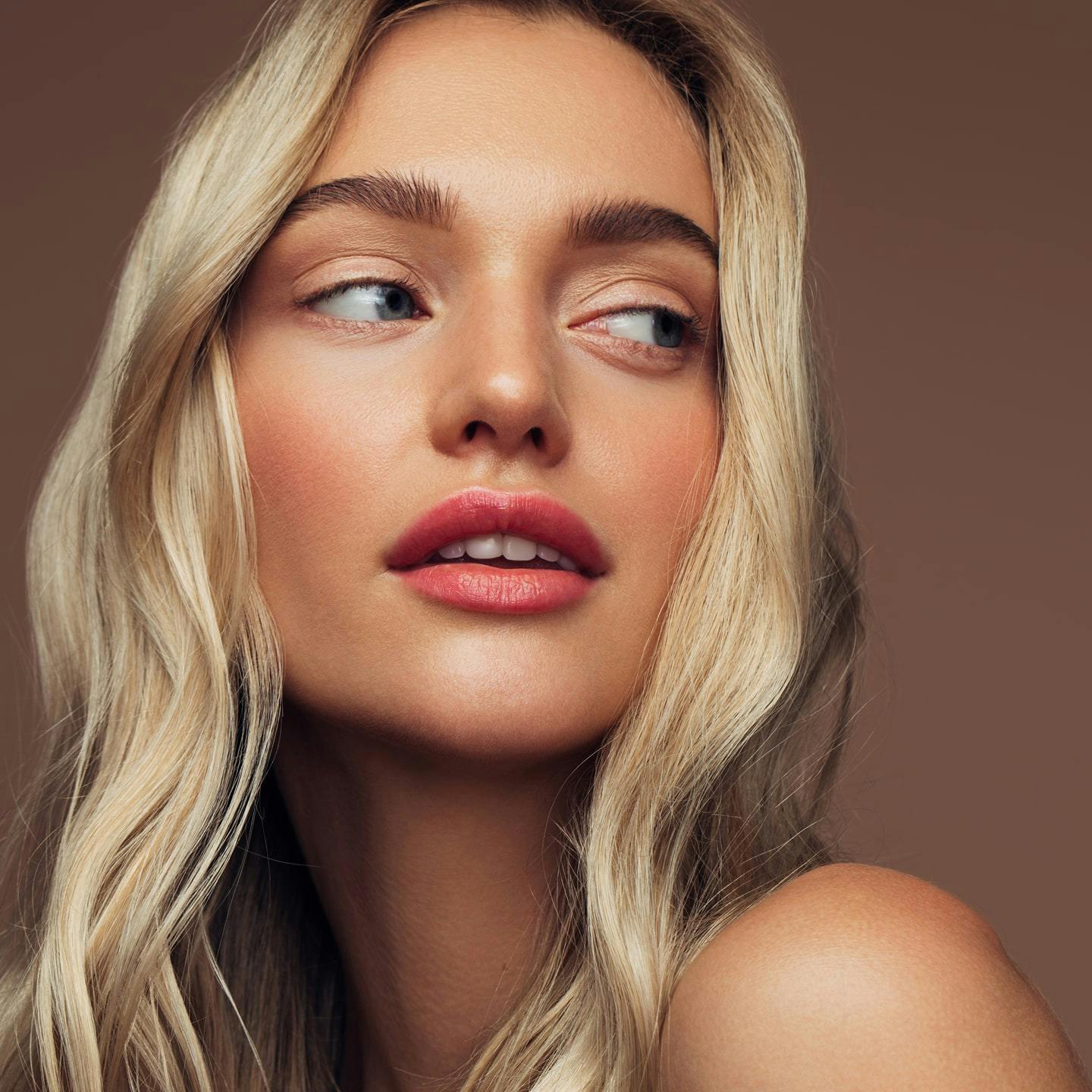 woman with long blonde hair