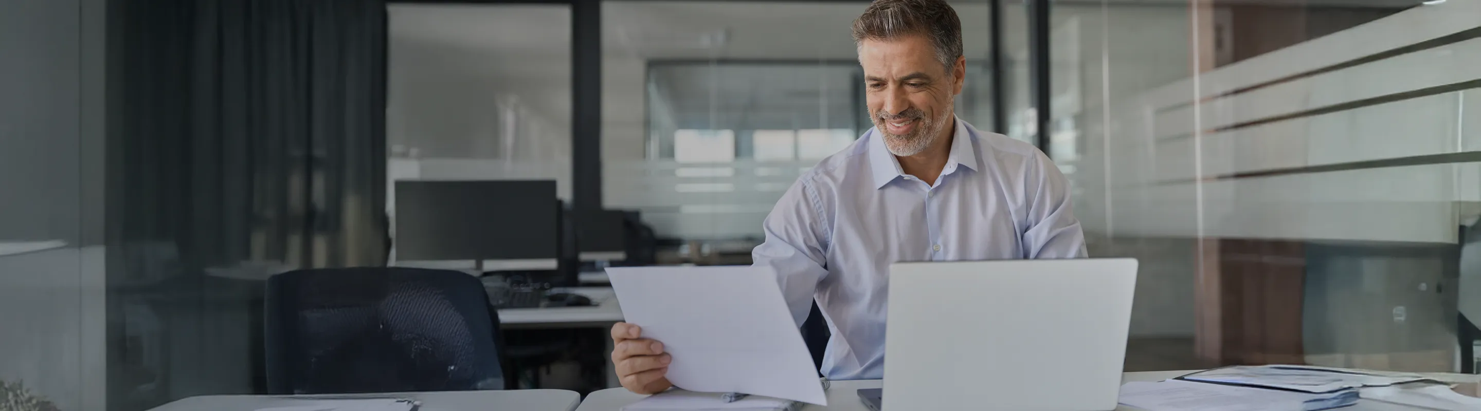 Senior account manager: cosa fa, stipendio, responsabilità e competenze
