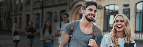 Formazione post-laurea: il segreto per il successo nel mercato del lavoro. La parola agli esperti. Formazione post-laurea: il segreto per il successo nel mercato del lavoro. La parola agli esperti.
