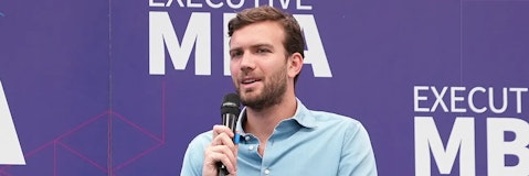 Meet & Grow Ep.5 | Nicola Vicino, General Manager di Revolut Italia, racconta la cultura dell'innovazione che sta cambiando il settore bancario Meet & Grow Ep.5 | Nicola Vicino, General Manager di Revolut Italia, racconta la cultura dell'innovazione che sta cambiando il settore bancario