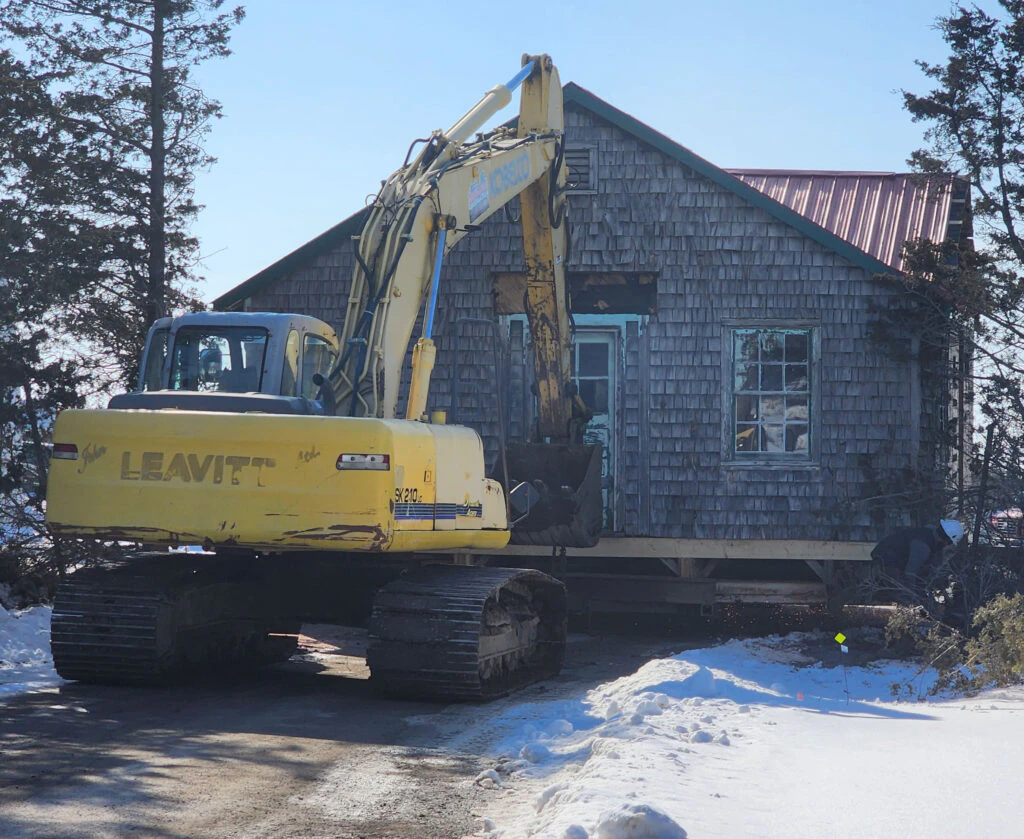 Moving the Moir House