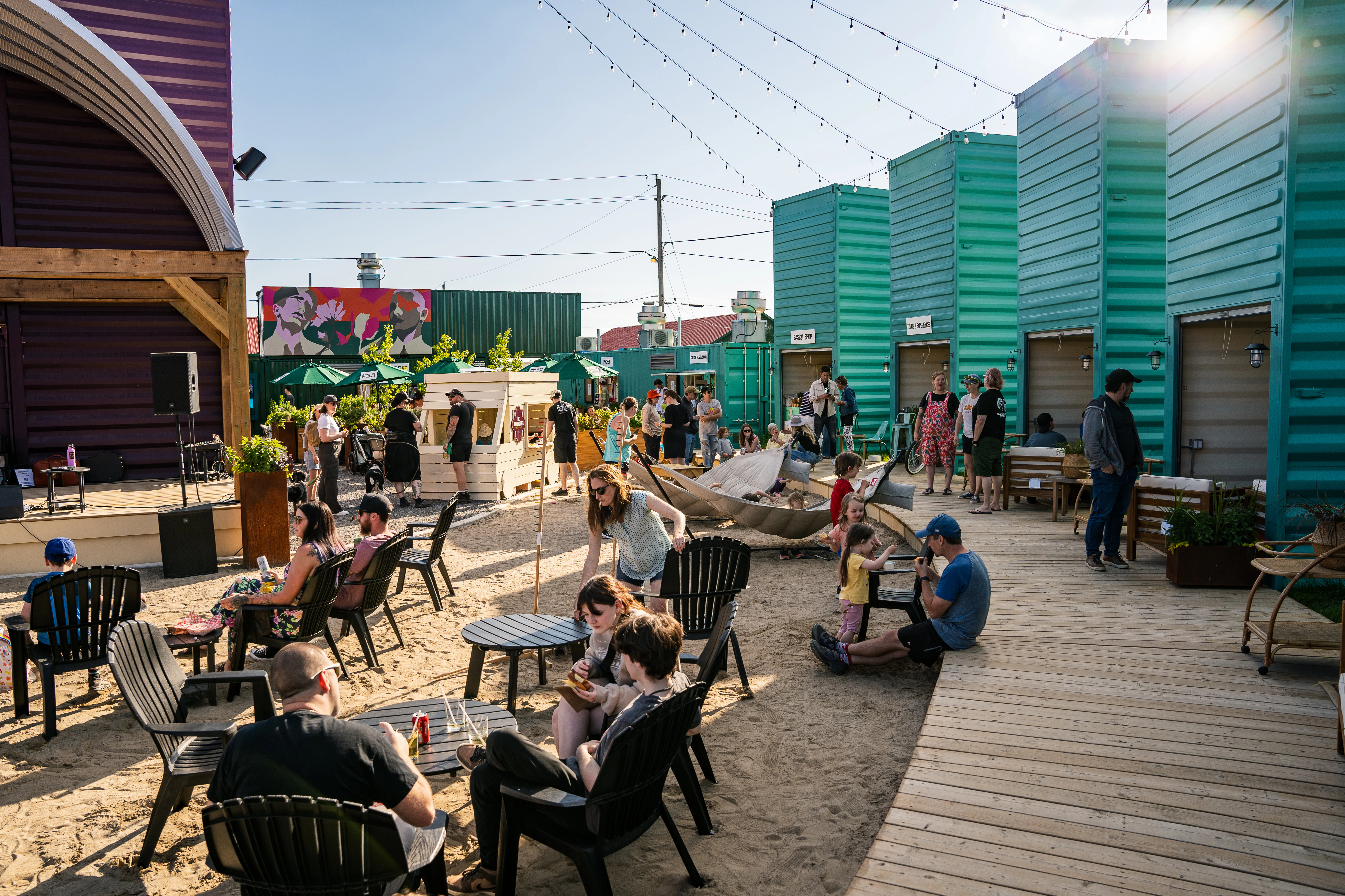 The Commissary Patrons enjoying a live performance