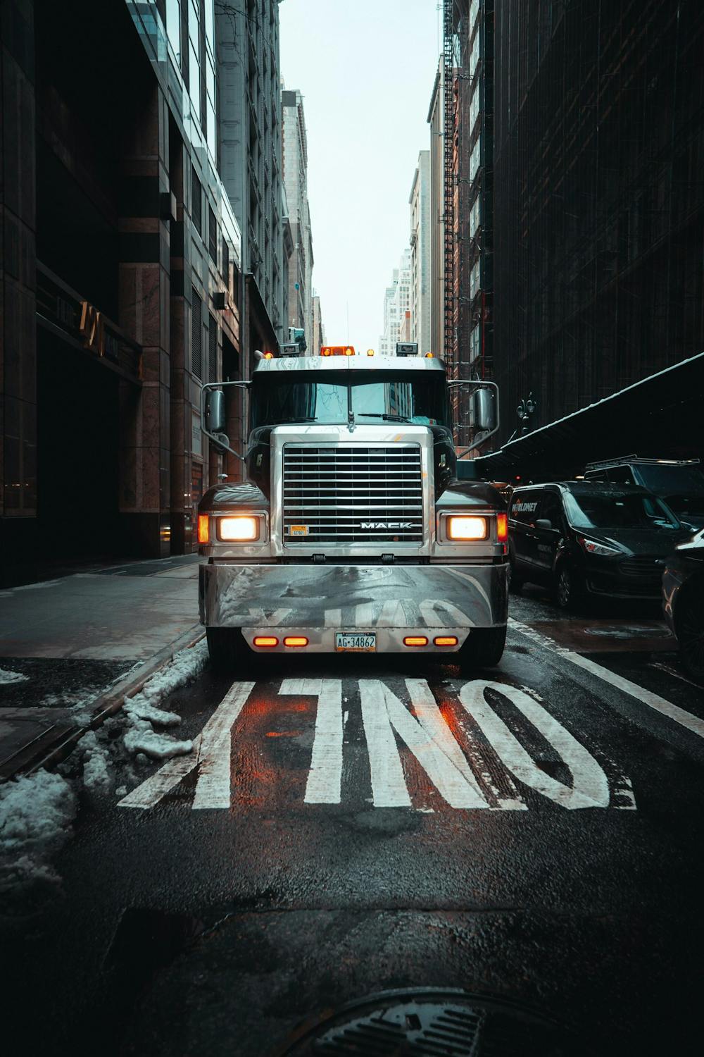 if you are hurt in an 18-wheeler car accident, contact the Pusch & Wynne Law firm for what makes 18-wheelers liable in a lawsuit
