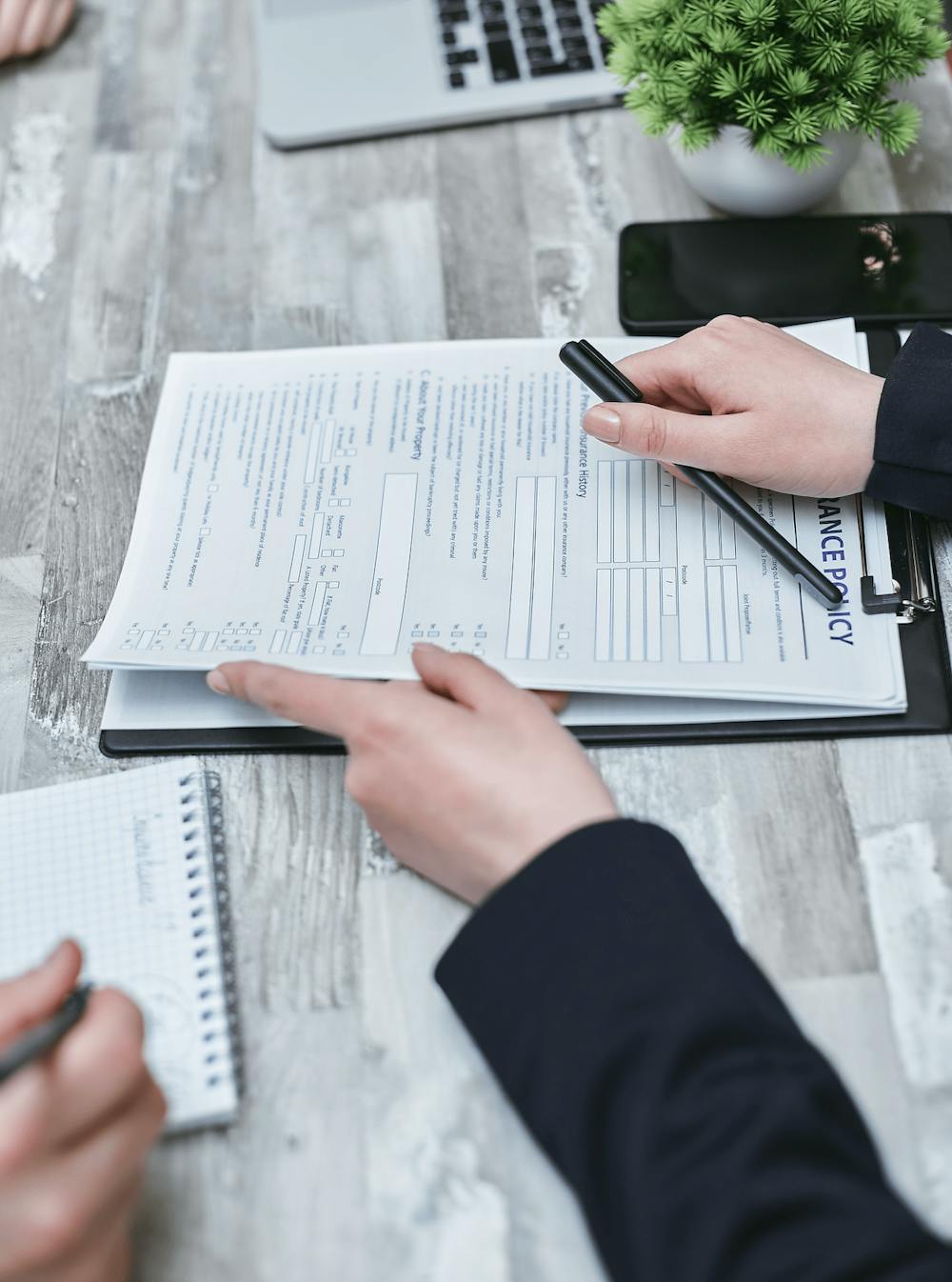 Issuing insurance policy