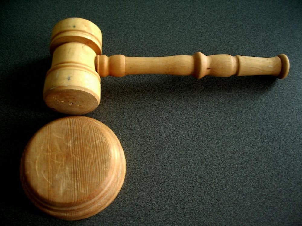 who makes decision in a settlement and alternative dispute resolution