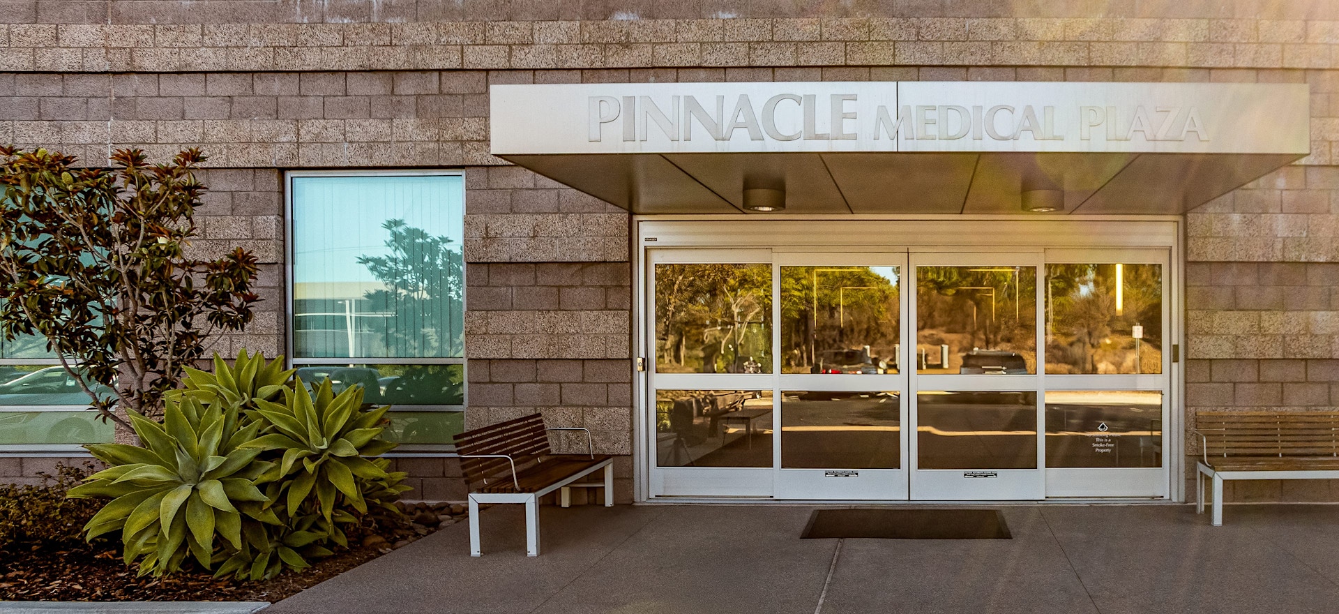 Enterance to Pinnacle Medical Plaza