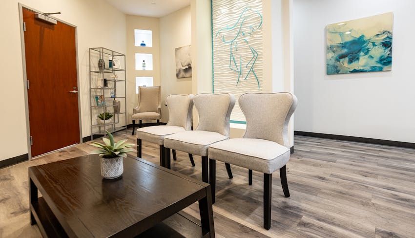 Chairs and a table in a waiting room