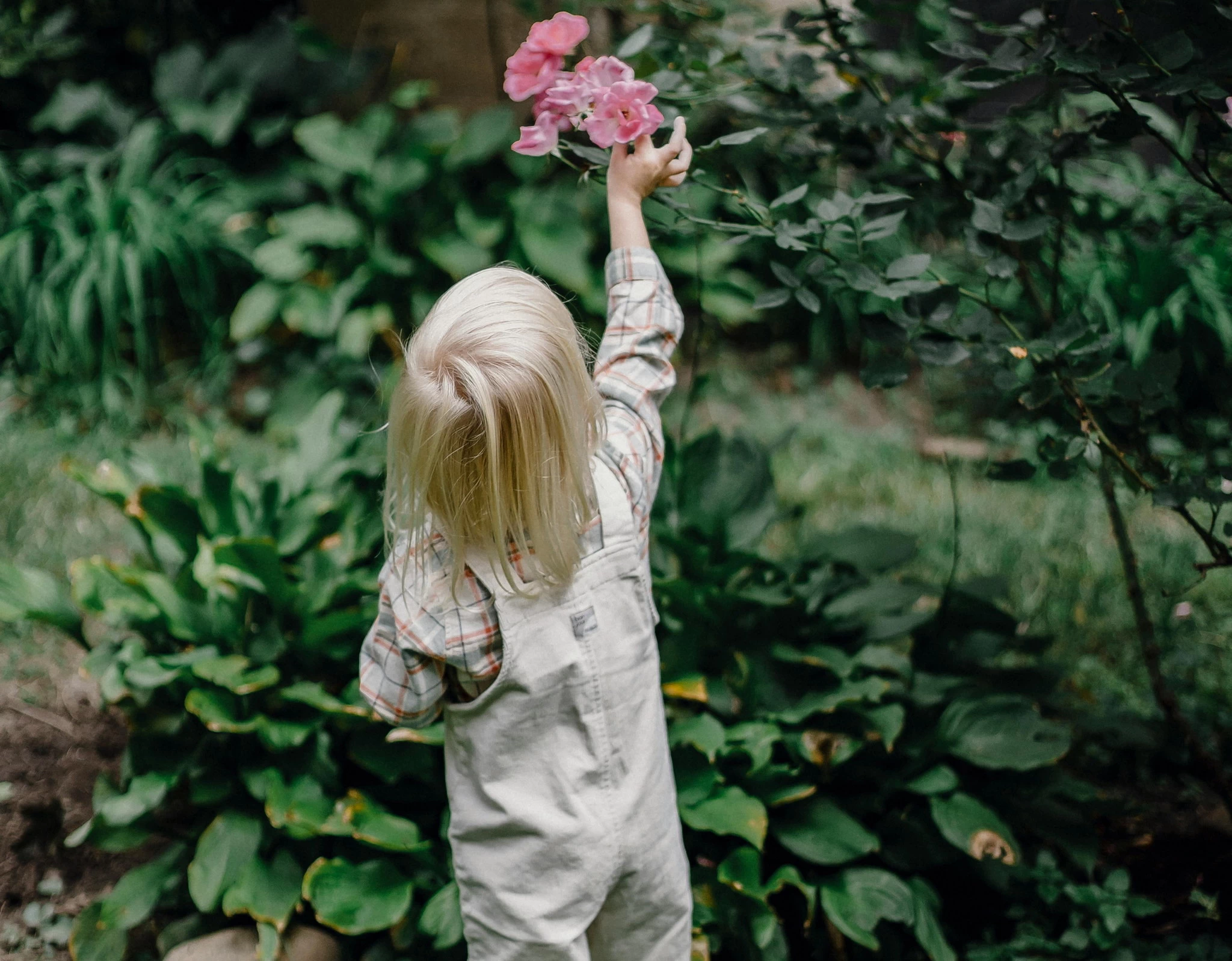 Käytetyt lastenvaatteet ovat luonnonystävän valinta