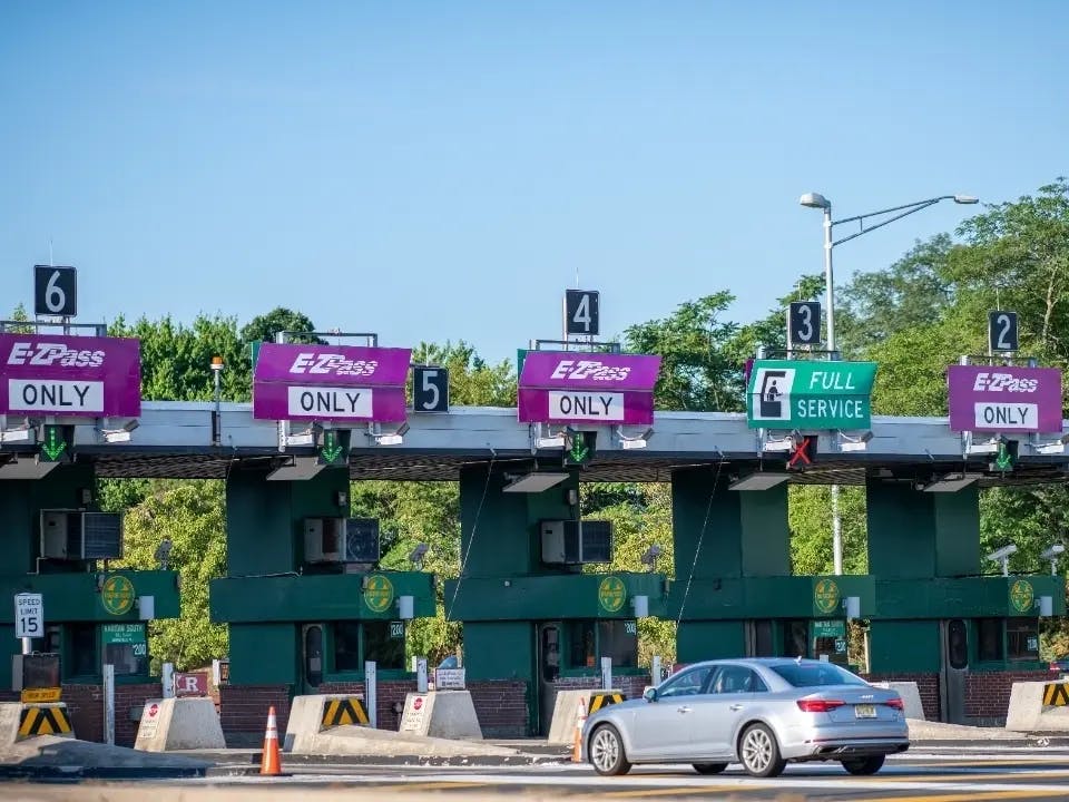 Serious Crash Snarls Morning Rush Traffic on Garden State Parkway