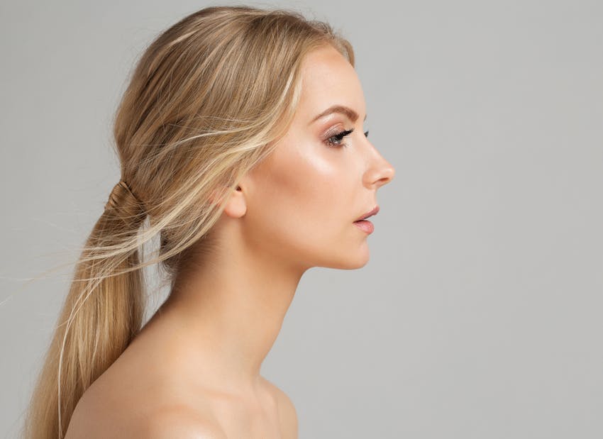 womans side profile from the bust up