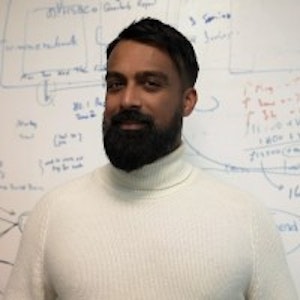 Photo of Leslie Kanthan