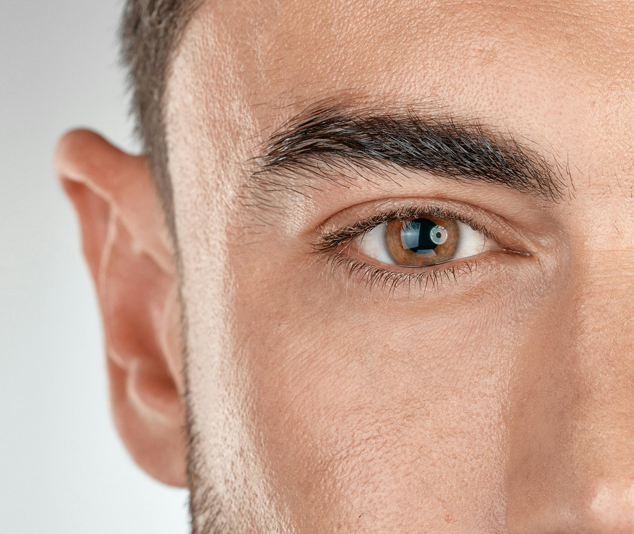 clos up image of man's eye