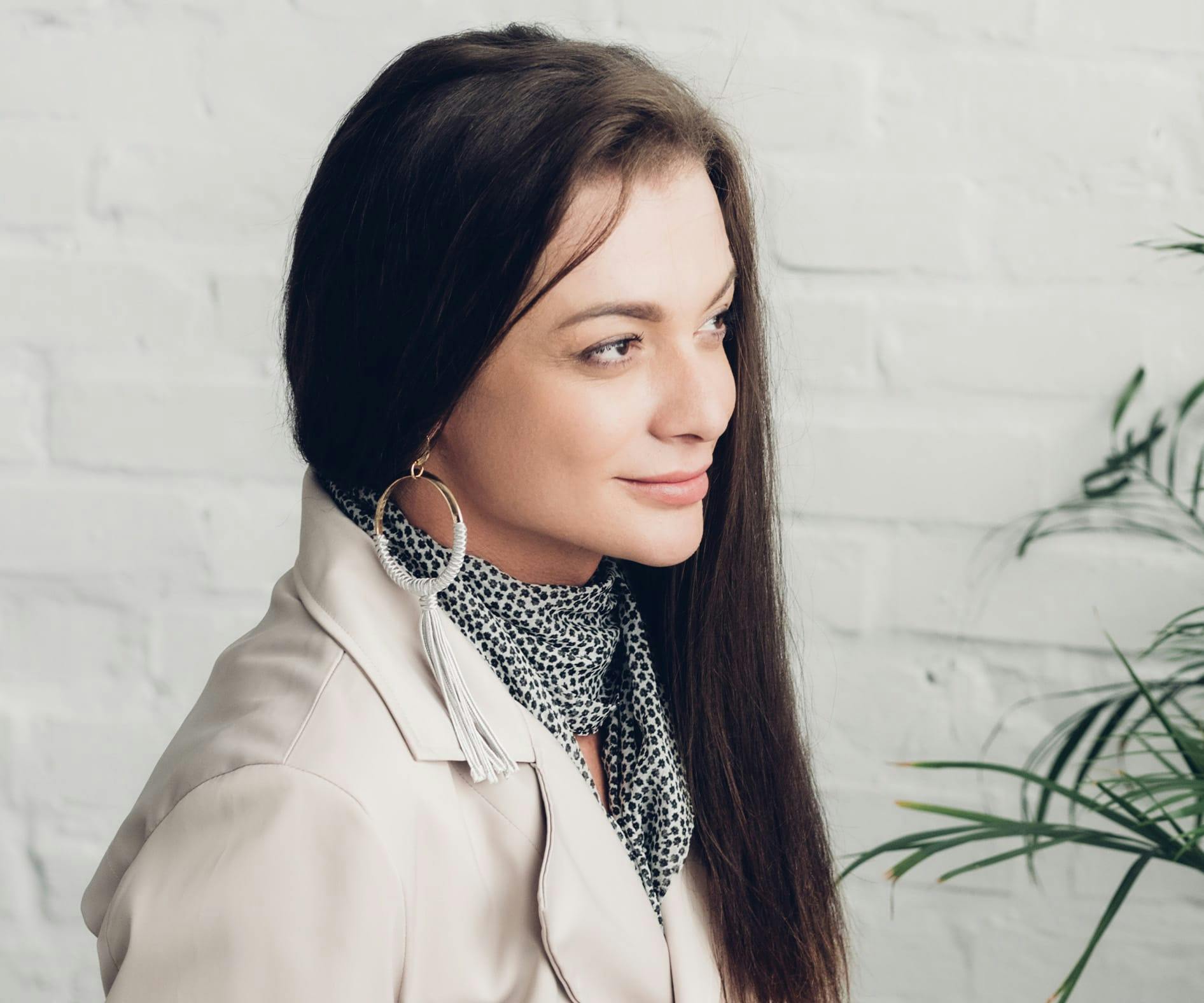 woman looking to the right