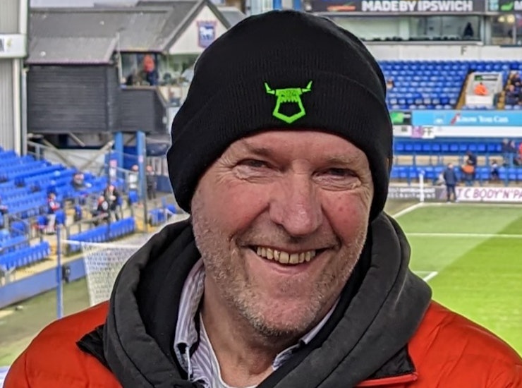 Minute's applause for Phil Doble