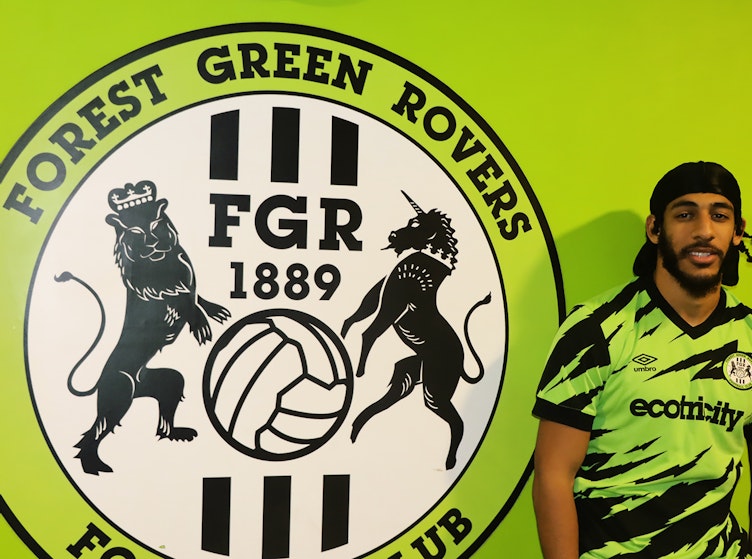 Thompson joins on loan from Blackpool!