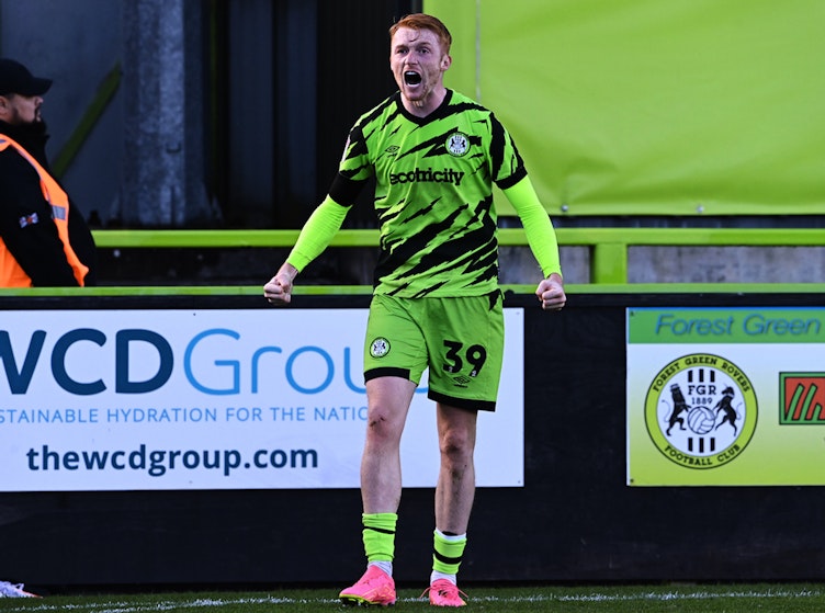 Morton returns to Salford City