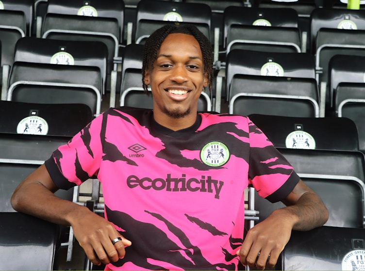 Kadji joins on loan from Bristol City