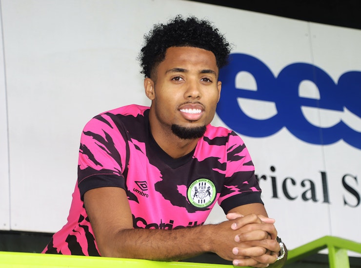 Lavinier joins from Swindon