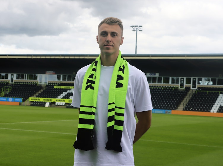 Searle arrives at Rovers