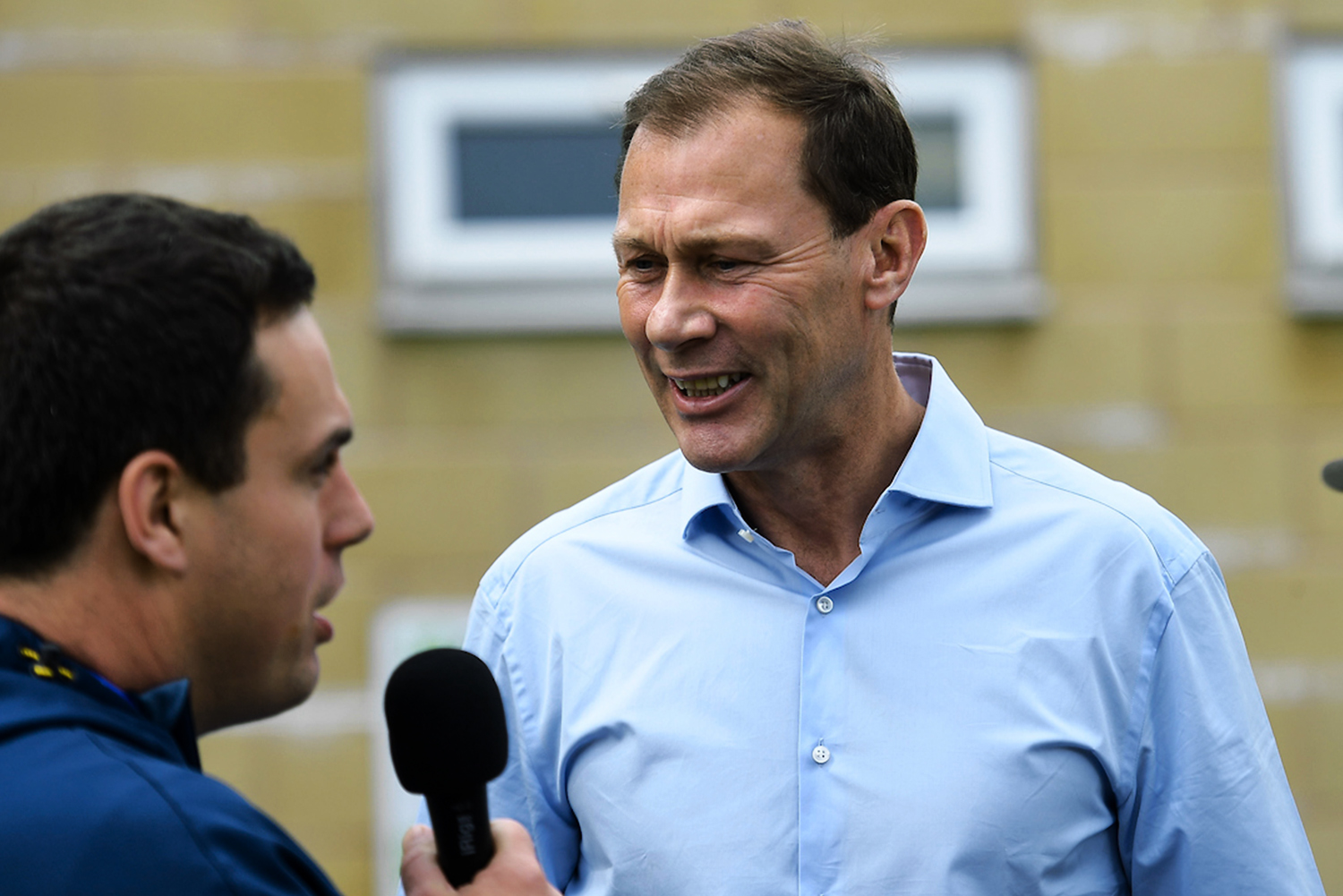 Sync FGR's fixtures to your phone