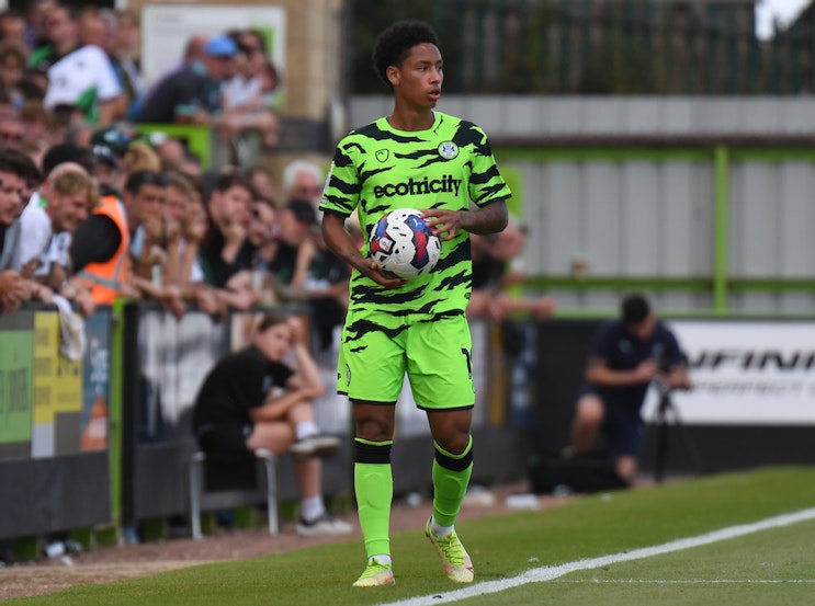 Robertson seals Crewe loan move