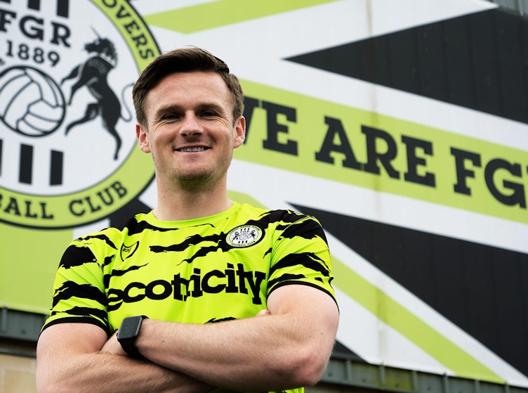 Midfielder Little joins FGR