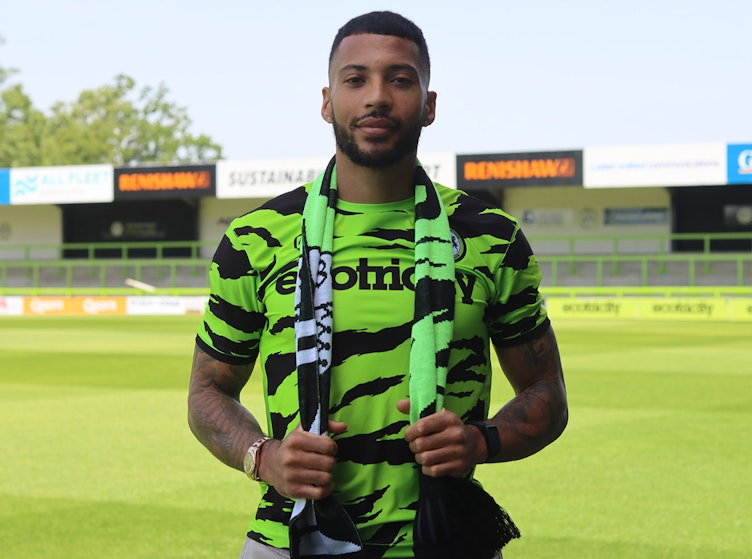 Davis links up with Rovers