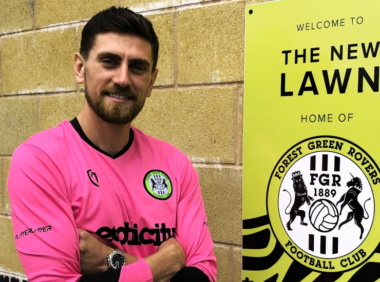 Forest Green swoop for former Portsmouth goalkeeper