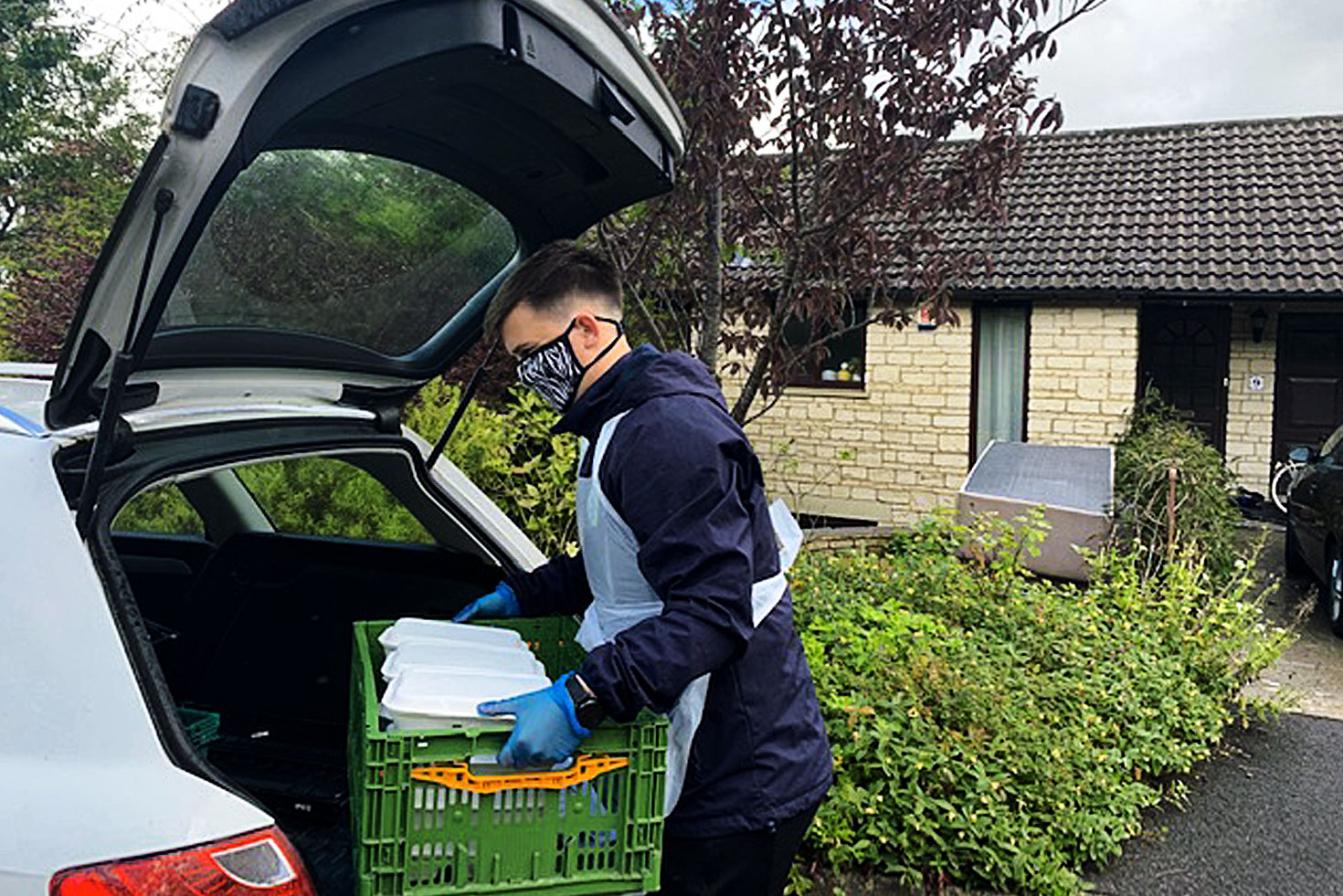 Delivery of almost 600 free meals to those in need