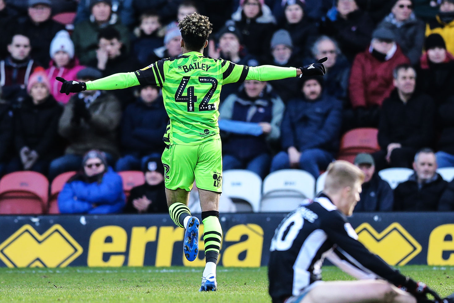 Bailey re-joins on loan
