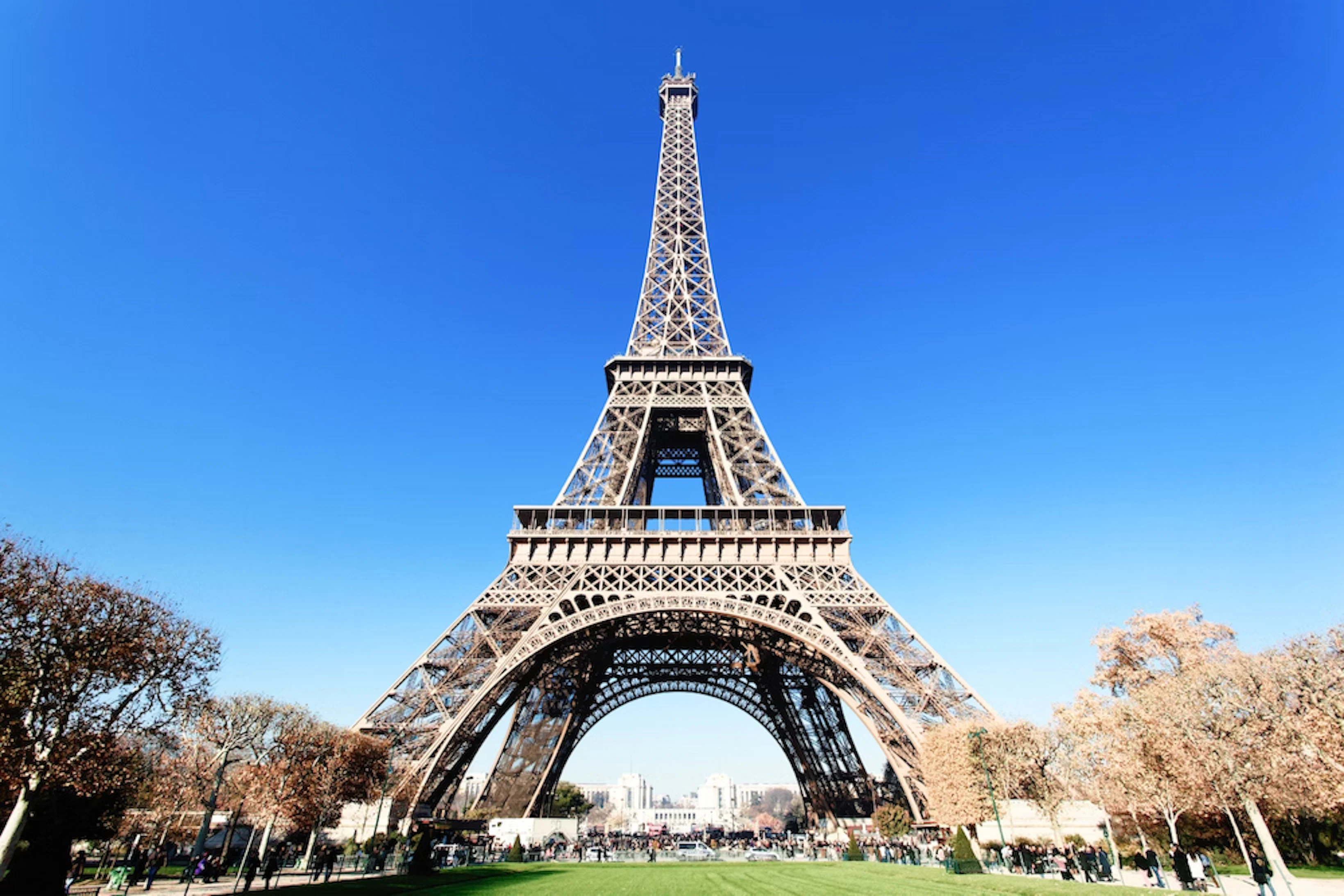 Découvre Paris et ses alentours avec l'EcoTrail Paris.