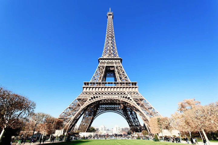 Découvre Paris et ses alentours avec l'EcoTrail Paris.