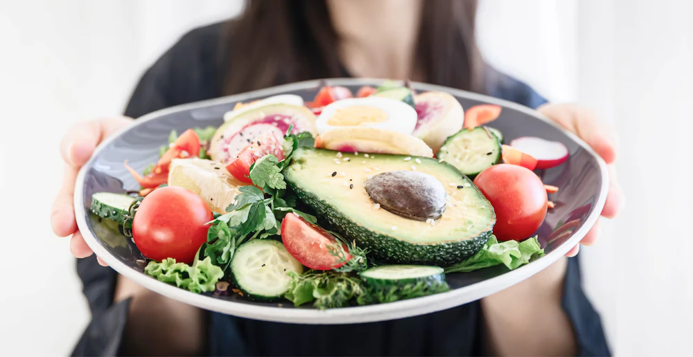 assiette de légumes crudités