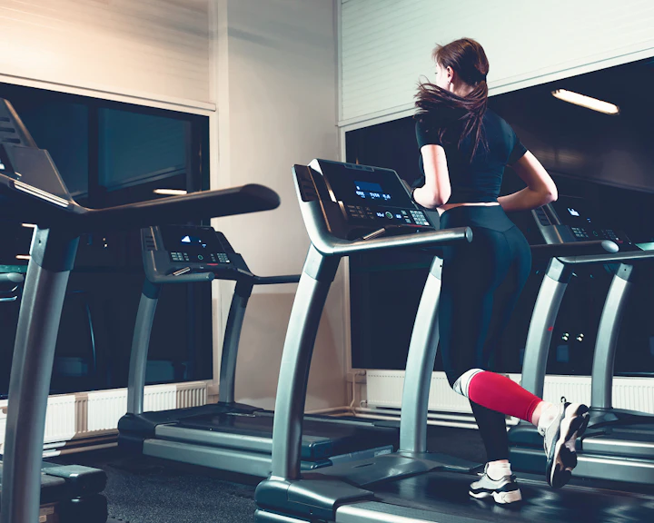 Courir sur un tapis de course