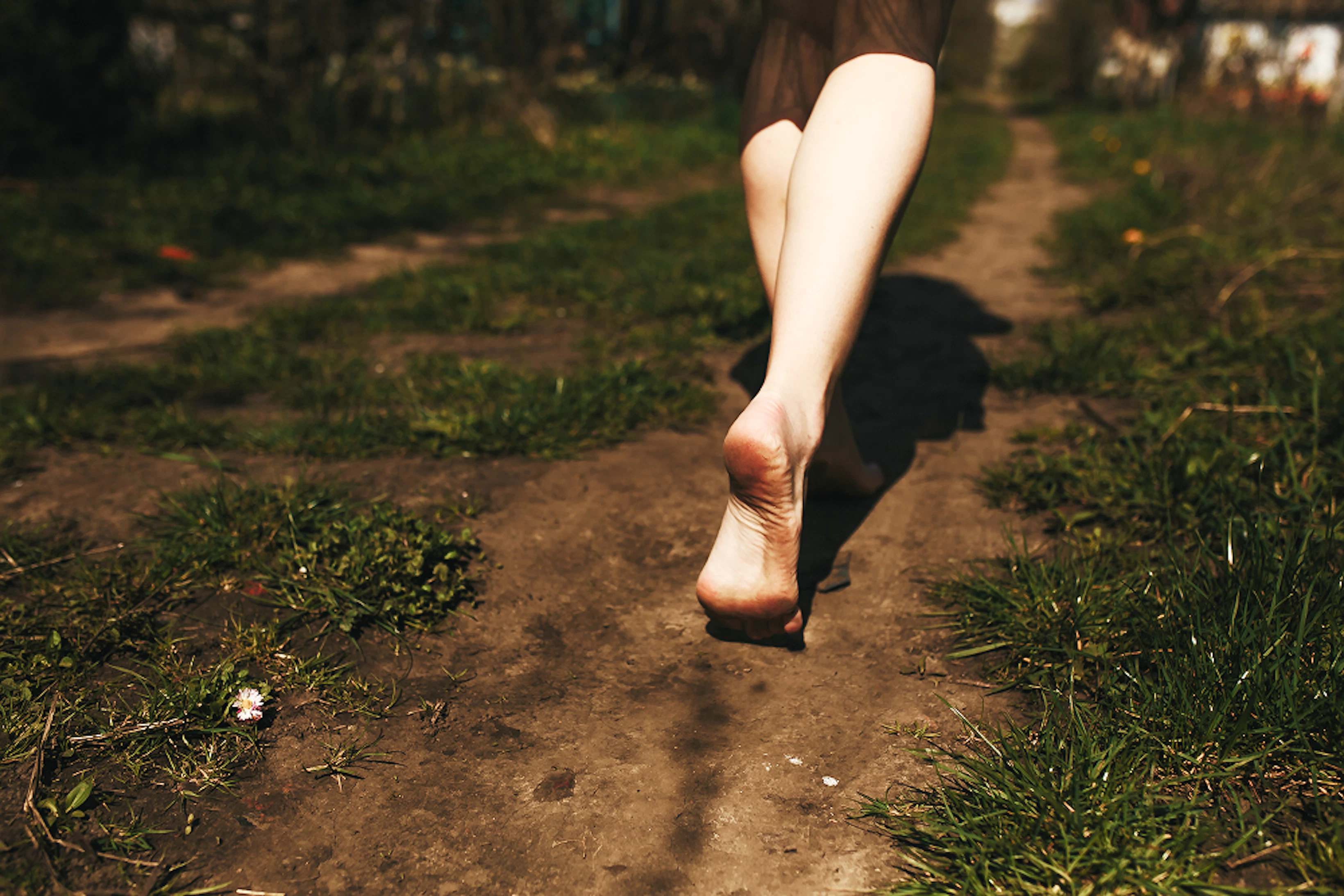 courir pied nu