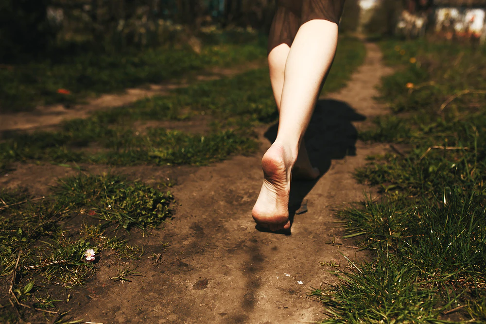 courir pied nu