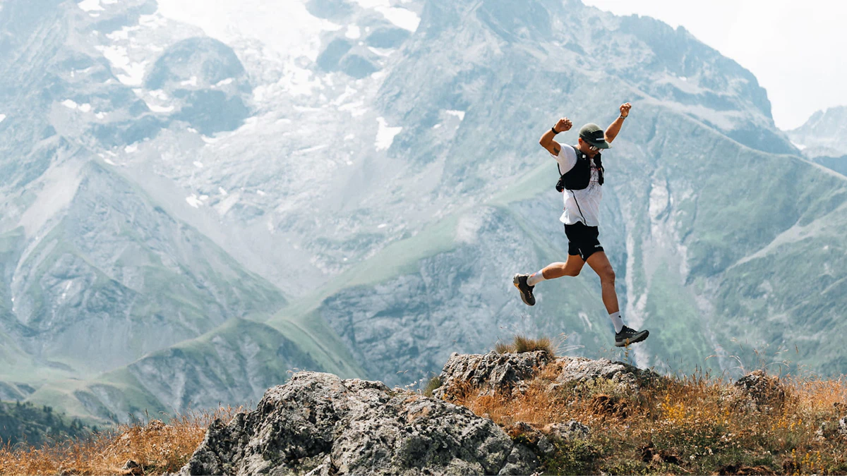 Mathieu Blanchard en mouvement dans les montagnes