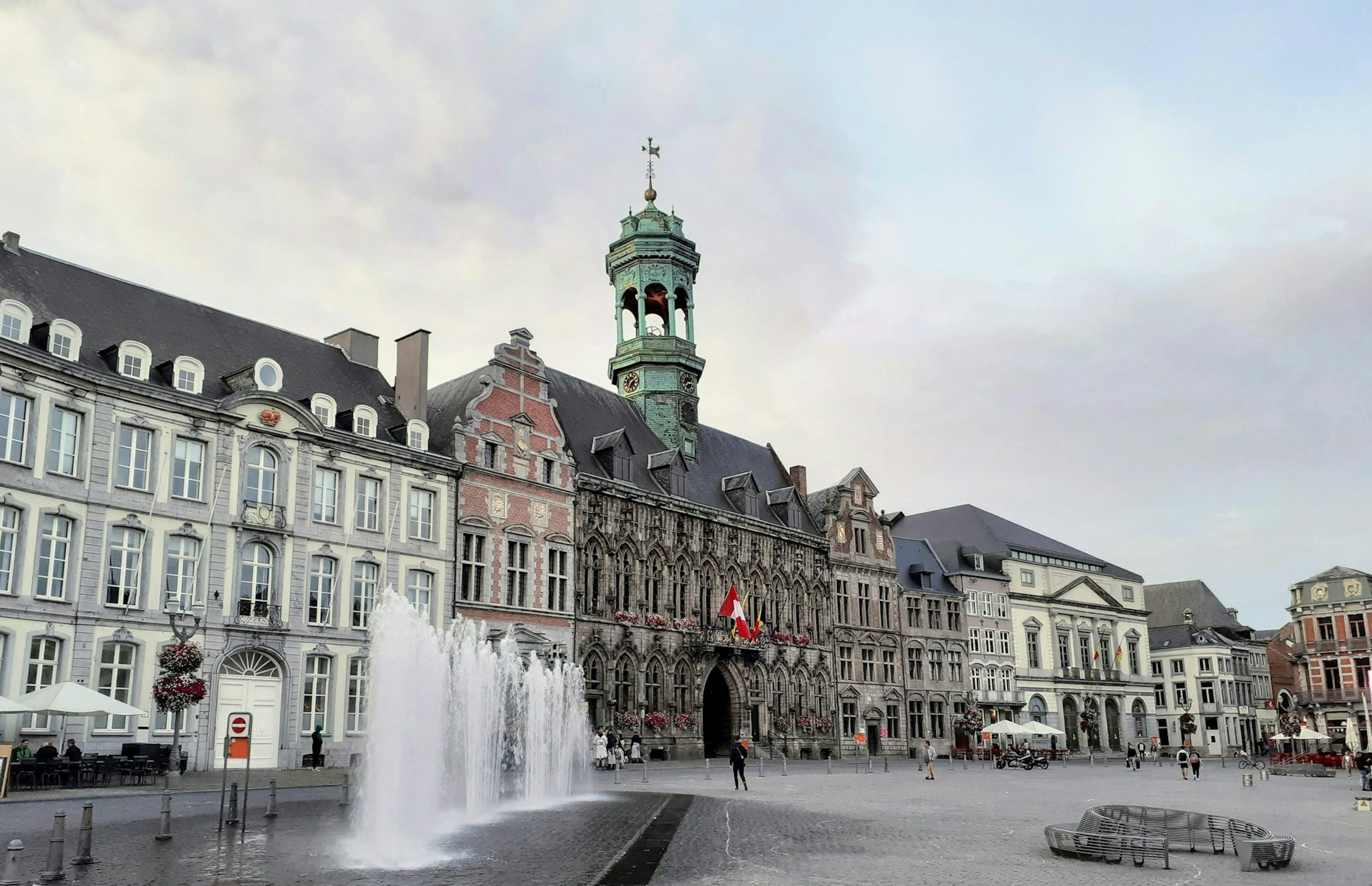 mons
