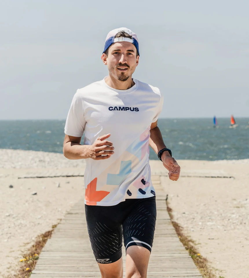 Nicolas Running Addict en train de courir de face