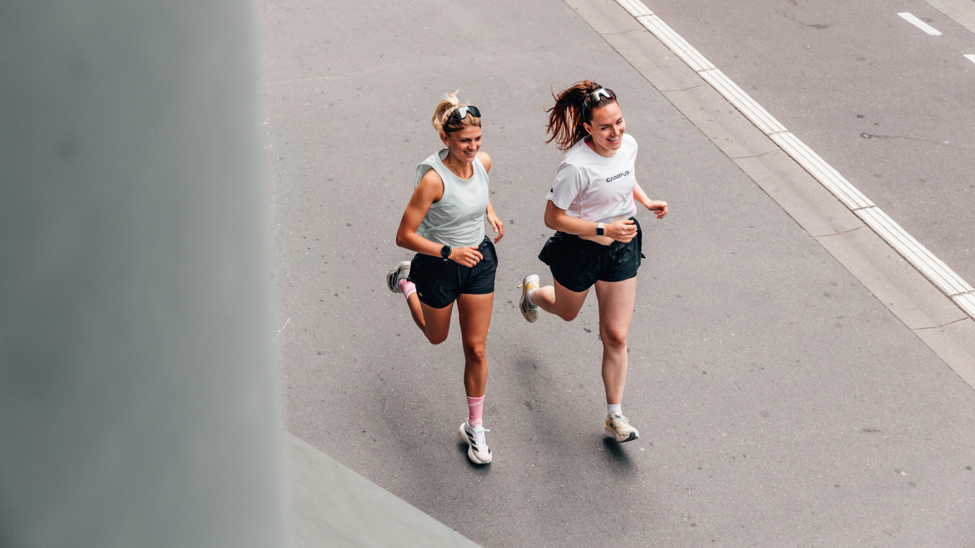 girls running