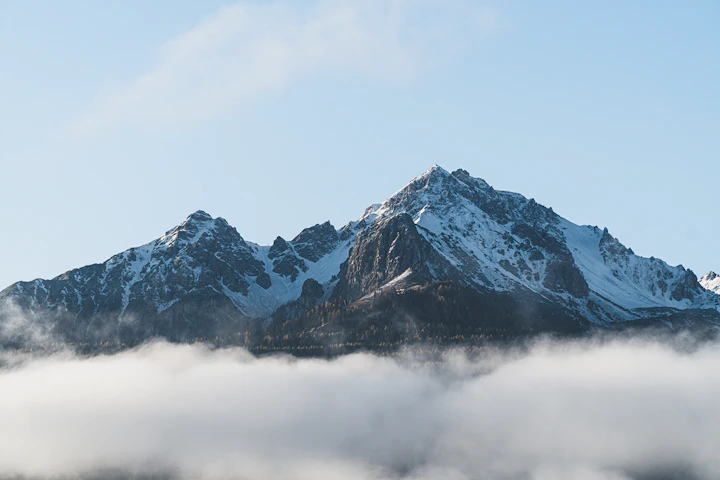 Montagnes enneigées
