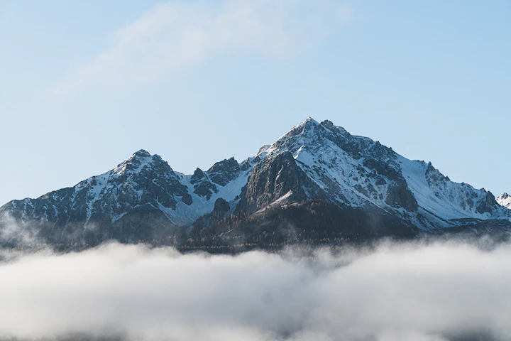 Montagnes enneigées