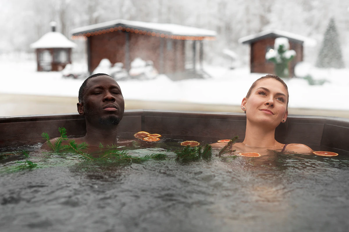 deux personnes bain froid