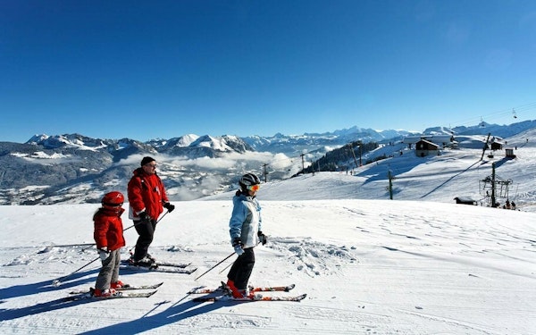 Ski en famille au Massif des Brasses