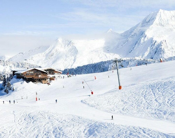 Courchevel ski resort in the 3 Vallées Courchevel ski resort in the 3 Vallées