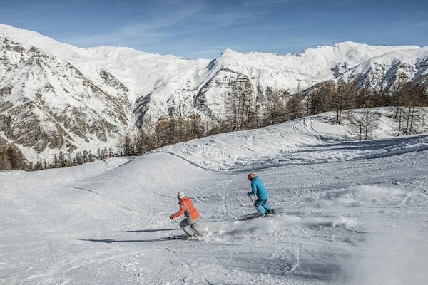 Crévoux ski resort – ski slopes and ski lifts