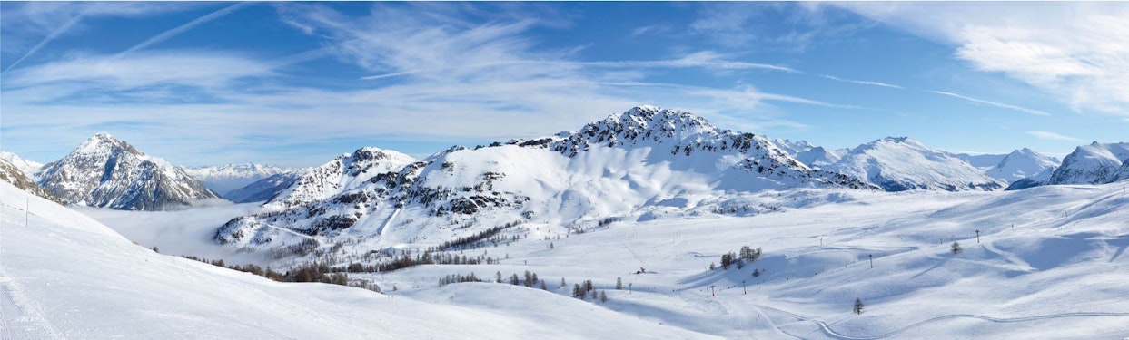 Montgenèvre ski resort – ski slopes and ski lifts