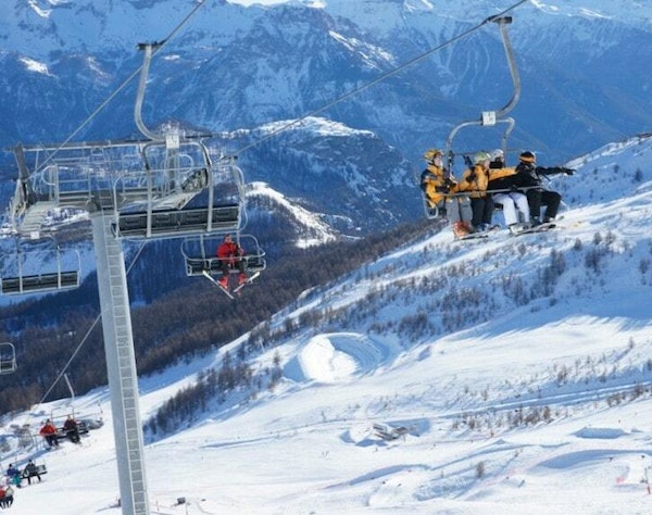 Puy-Saint-Vincent ski resort in the Écrins massif Puy-Saint-Vincent ski resort in the Écrins massif